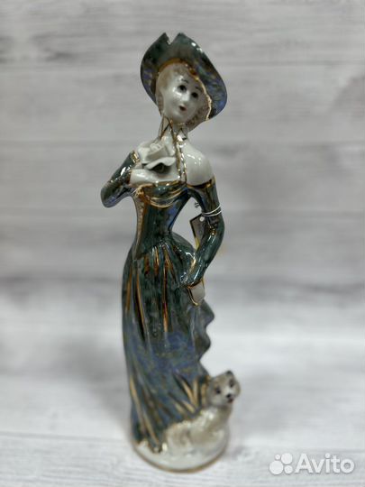 Сувенир статуэтка фарфор Леди