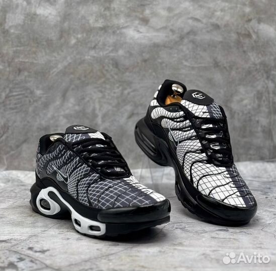 Кроссовки Nike air max tn plus