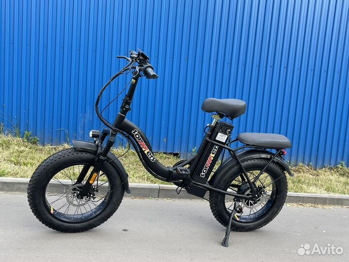 Складной электровелосипед с багажником