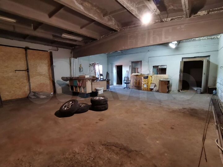 Гараж, > 30 м²