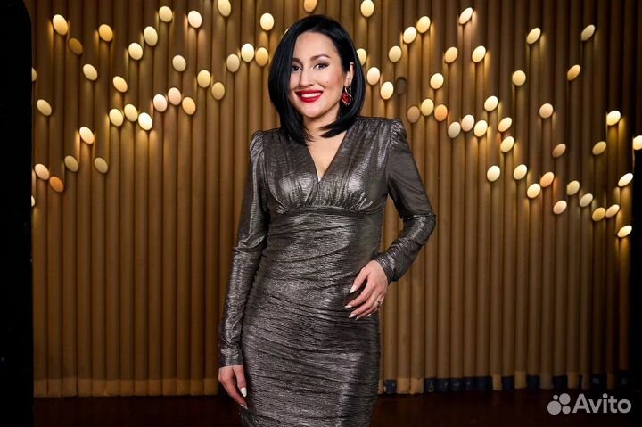 Певица и кавер группа