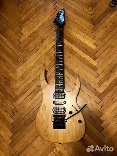 Электрогитара Ibanez RG548