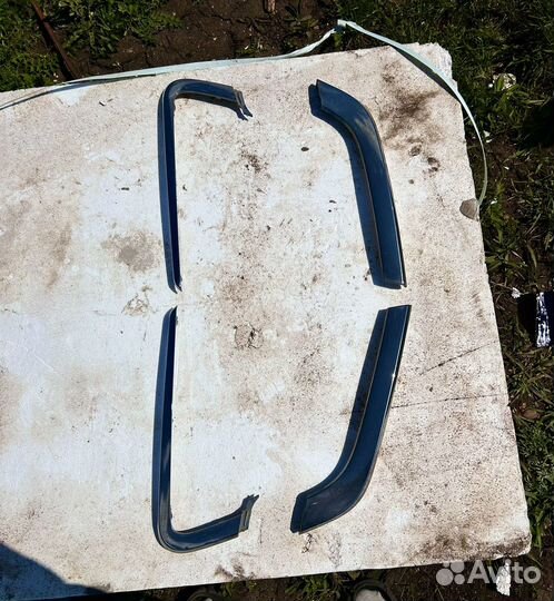 Молдинг переднего бампера веста