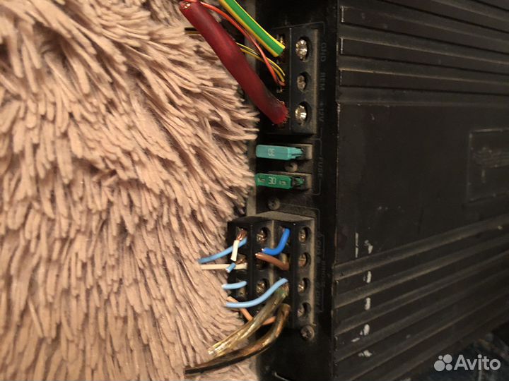 Автомобильный усилитель