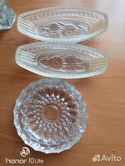 Посуда; стекло и хрусталь