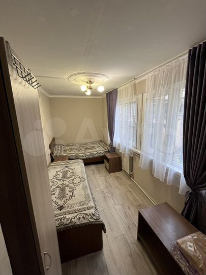 Комната 10 м² в 4-к., 1/2 эт.