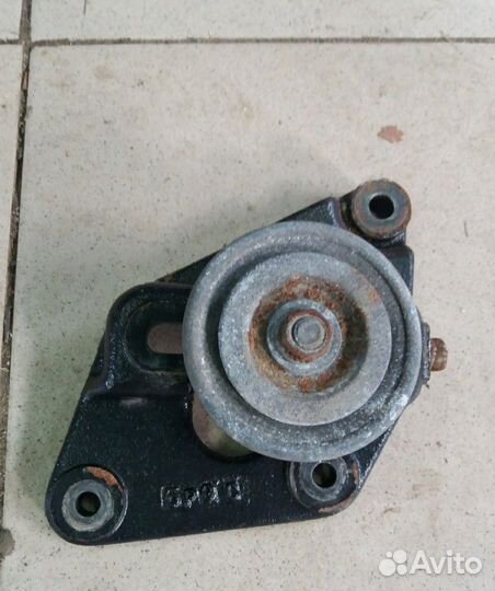 Ролик с натяжителем ремня генератора Mitsubishi Pa