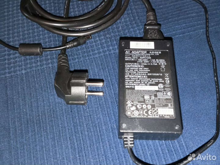 Фирменный блок питания 12в, 3,75а, 5,5х2,5мм TPV