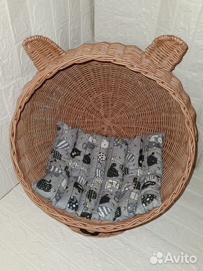 Лежанка для кошек плетеная