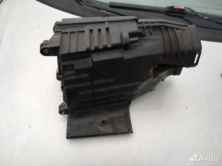 Mercedes Benz W203 Корпус воздушного фильтра