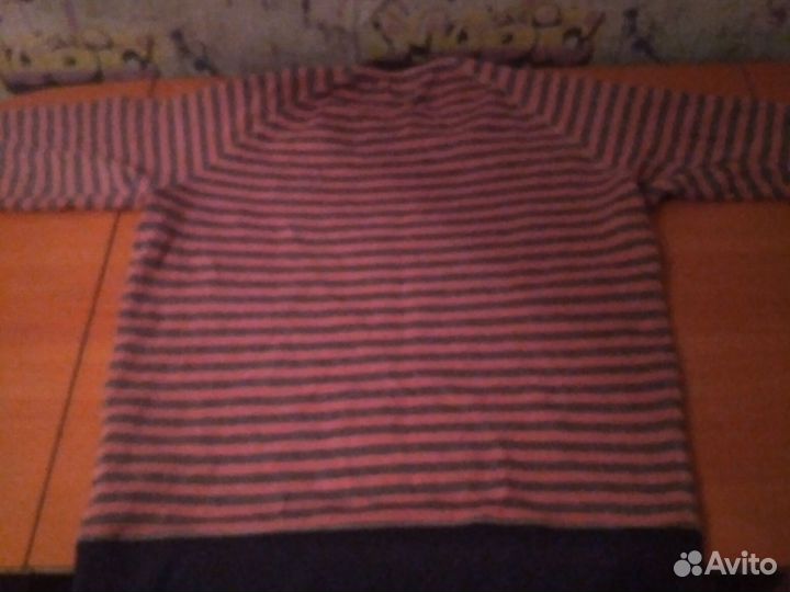 Кофта для мальчиков черно красное в полоску