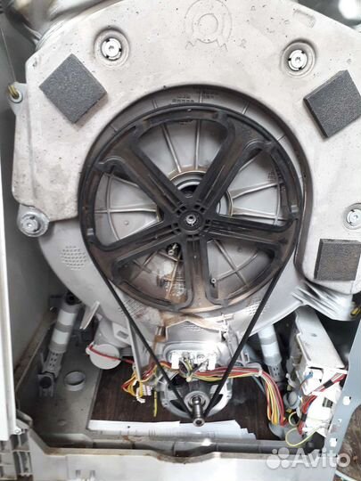 Стиральная машина с вертикальной загрузкой