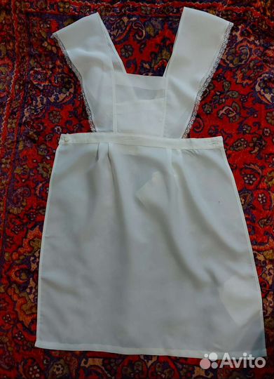 Белый школьный фартук