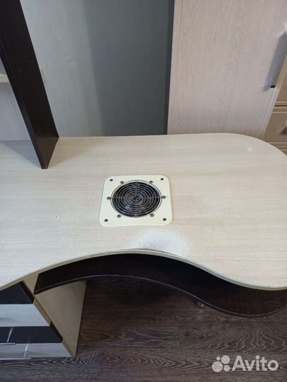 Стол для мастера маникюра бу