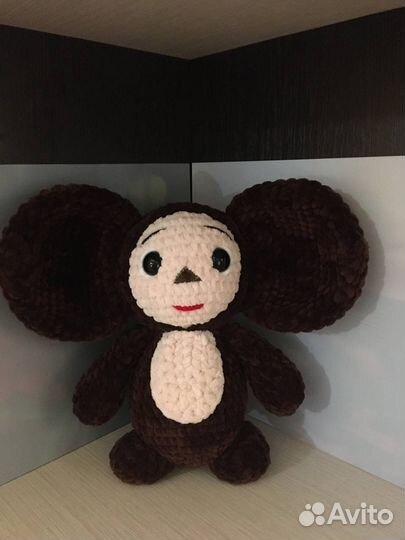 Вязанный чебурашка