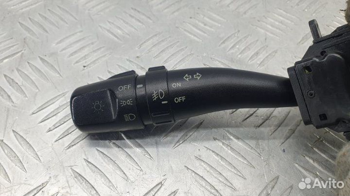 Переключатель поворотов подрулевой Kia Sorento 1