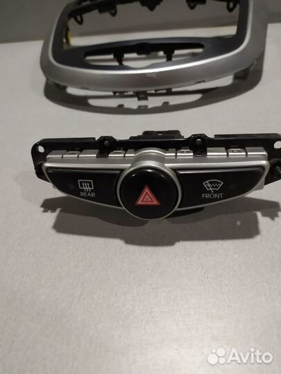 Кнопка аварийной сигнализации Hyundai Solaris 2014