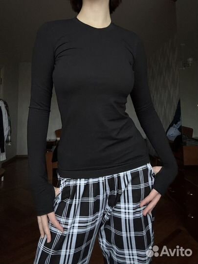 Черная кофта