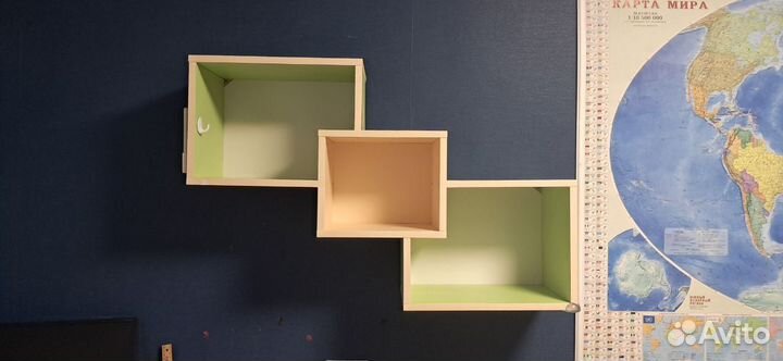 Полка настенная деревянная для книг