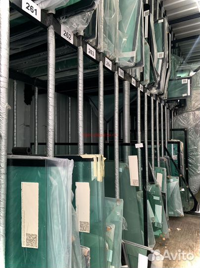 JCB 3cx-4cx стекло дверное левое