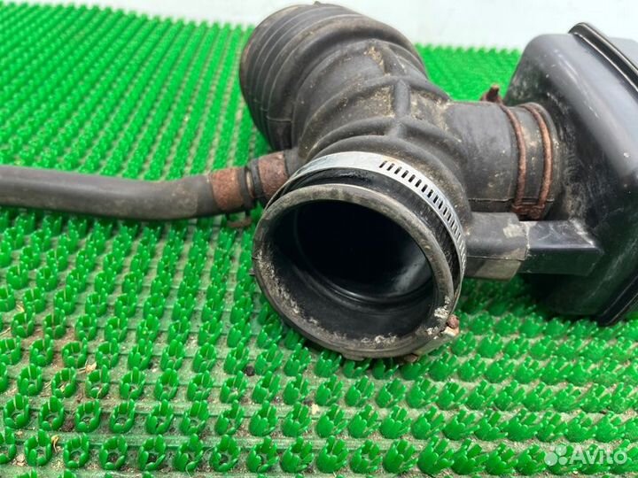 Патрубок воздушного фильтра Nissan Almera Classic