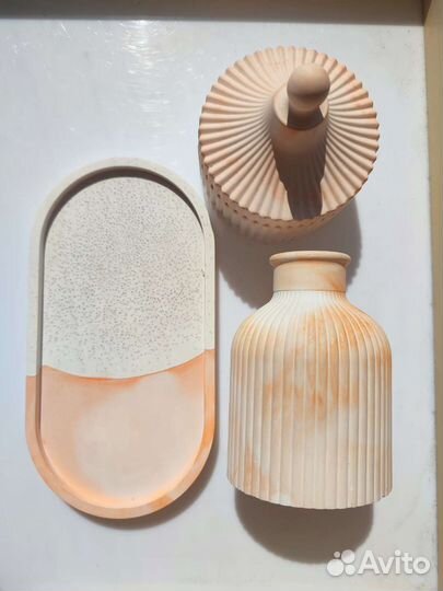 Набор из гипса (поднос, ваза, шкатулка)