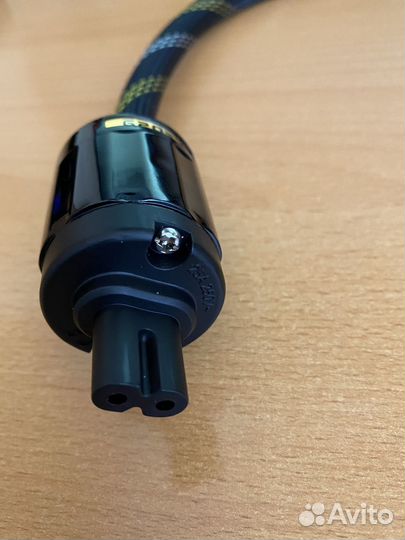 Кабель питания для HI-FI техники