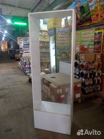 Продам витрину с полками