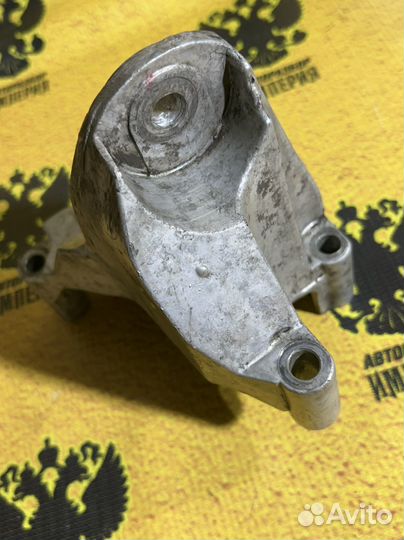 Кронштейн двигателя левый Quoris 3.8 2015