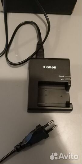 Зеркальный фотоаппарат canon eos 2000d