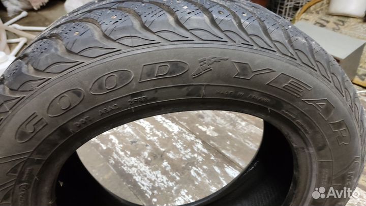 Goodyear UltraGrip Extreme 185/65 R15