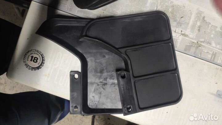 Брызговики задние нива шевроле