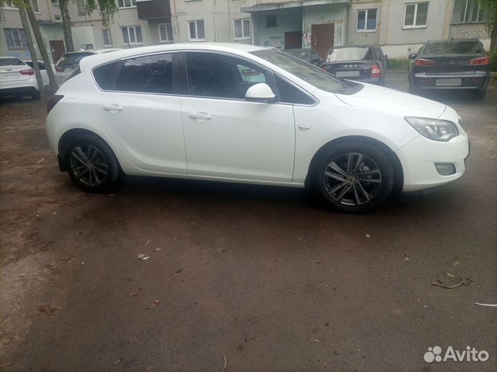 Opel Astra 1.6 МТ, 2011, 209 235 км