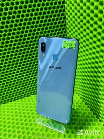 Samsung Galaxy A30, 4/64 ГБ