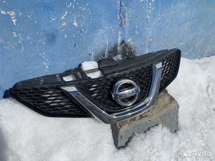 Решетка радиатора Nissan Qashqai J11