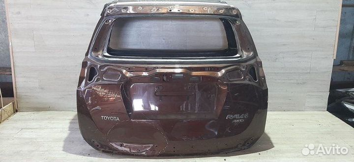 Крышка багажника Toyota