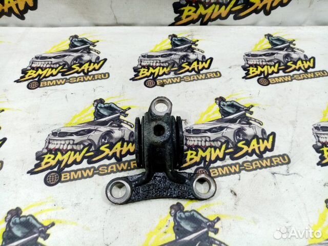 Кронштейн задний левый Audi A6 C4 AAH 1995