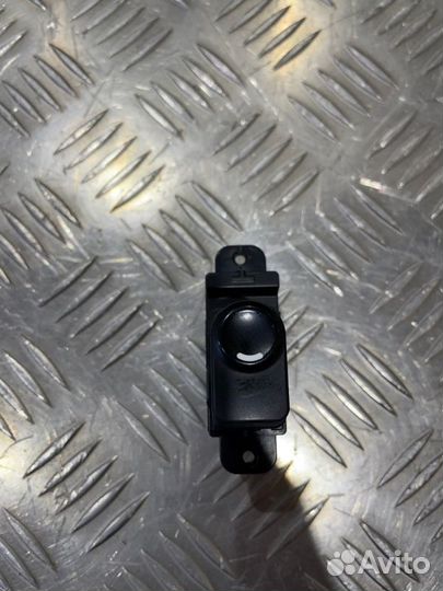 Кнопка стеклоподъемника передняя правая Hyundai