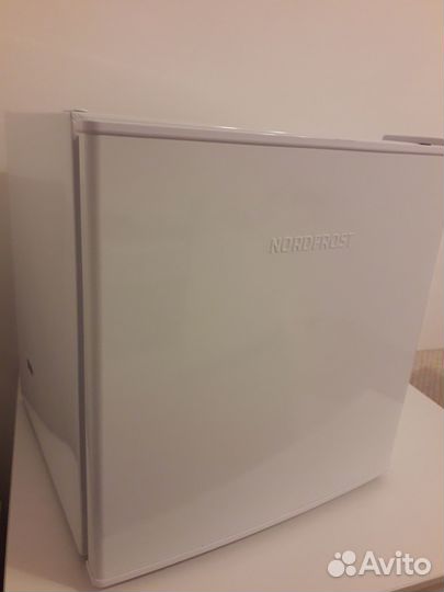 Минихолодильник с морозильной бу