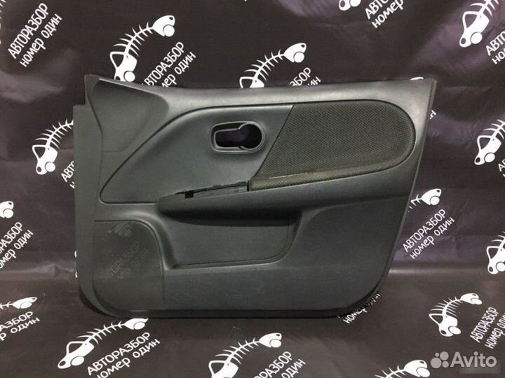 Обшивка двери передняя правая Nissan Note E11