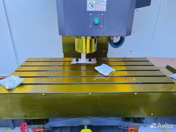 Фрезерный обрабатывающий центр с чпу VMC1160