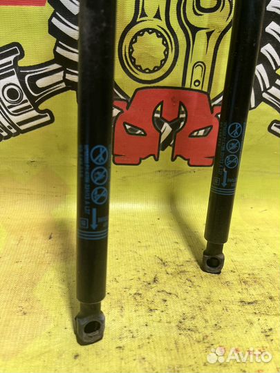 Амортизатор крышки багажника Chevrolet Cruze