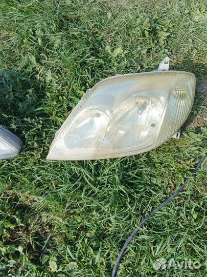 Фара toyota corolla 120