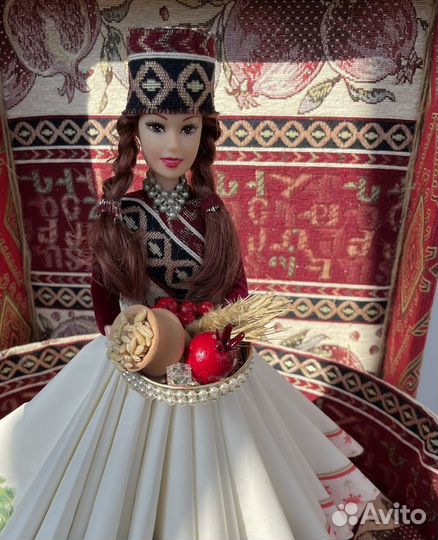 Кукла-салфетница