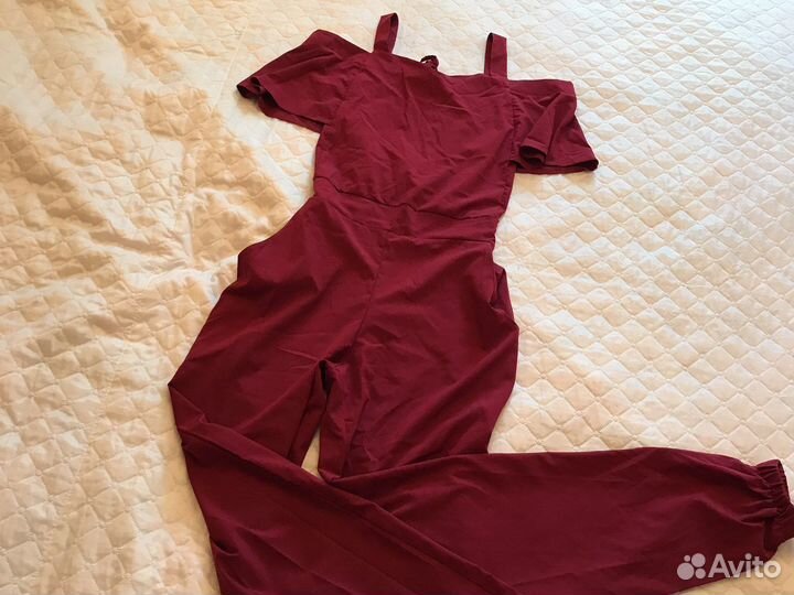 Комбинезон с открытыми плечами 42 размер