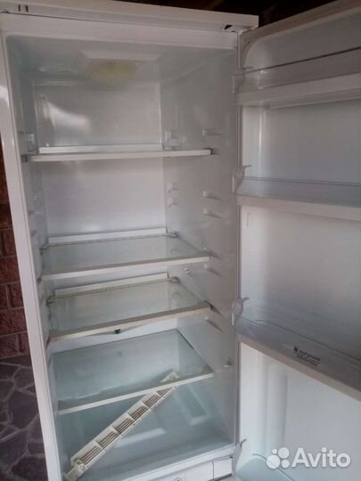Холодильник Hotpoint Ariston бу