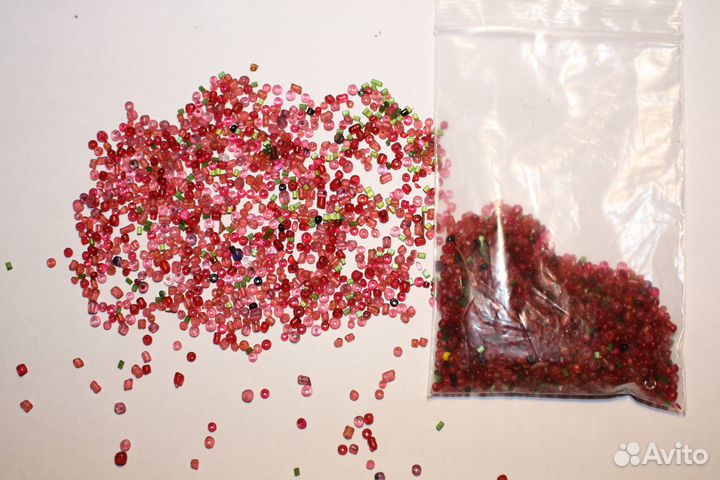 Бисер красный