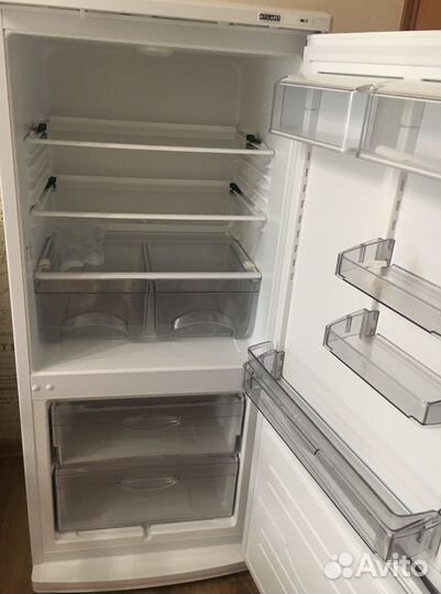 Холодильник atlant новый