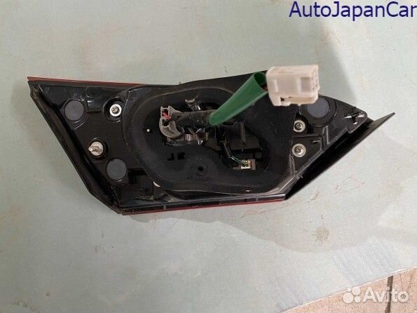 Тойота Камри 70 Фонарь в дверь багажника