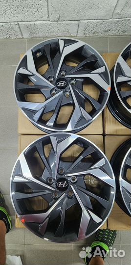 R17Диски Оригинал 5на114.3 Dia67.1